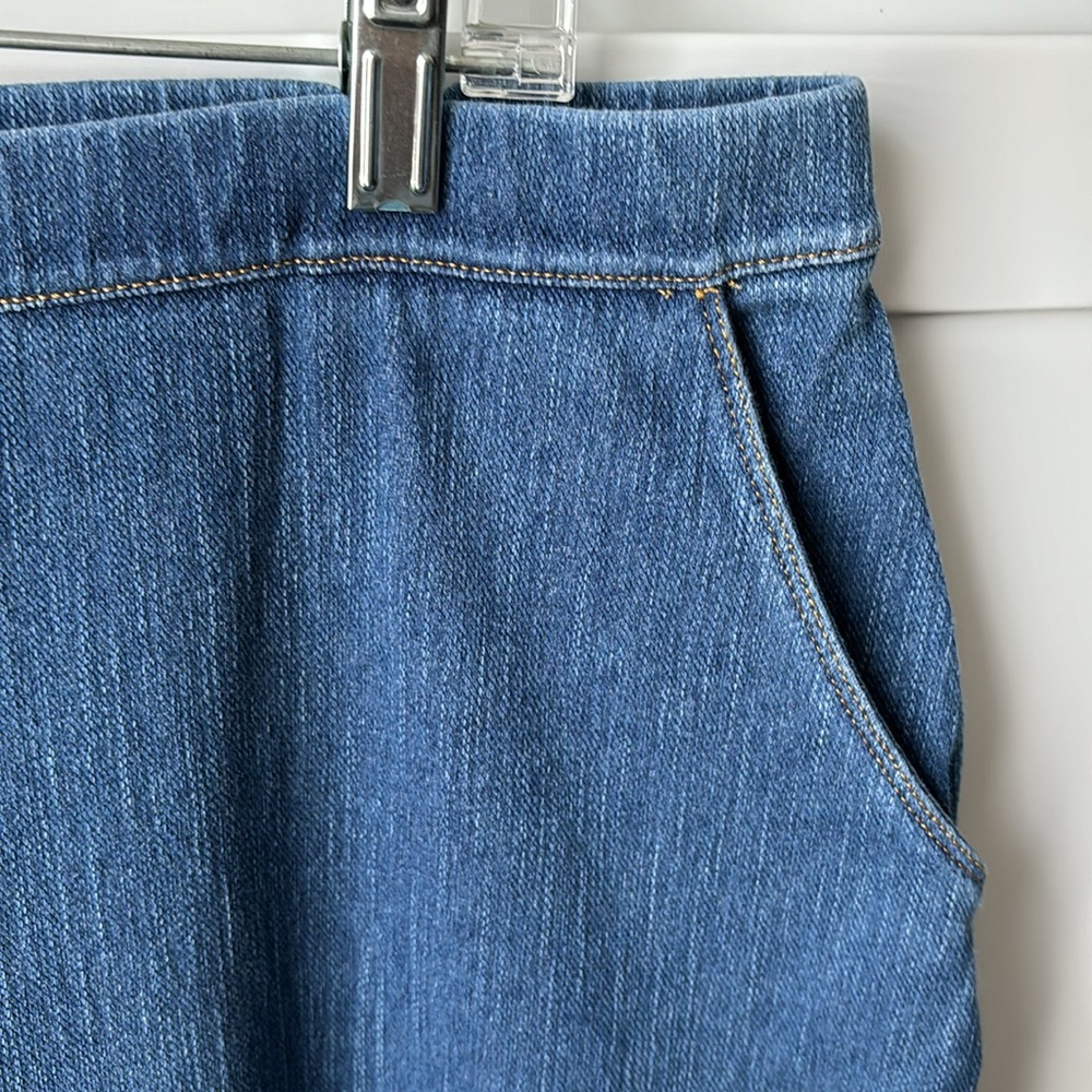 LL Bean Women’s Blue Jeans XL - Picture 3 of 8